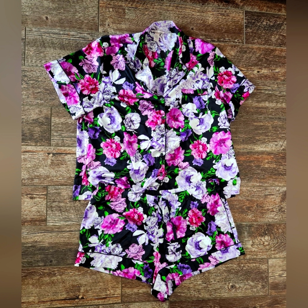 Victoria's Secret satin feel pajamas XXL